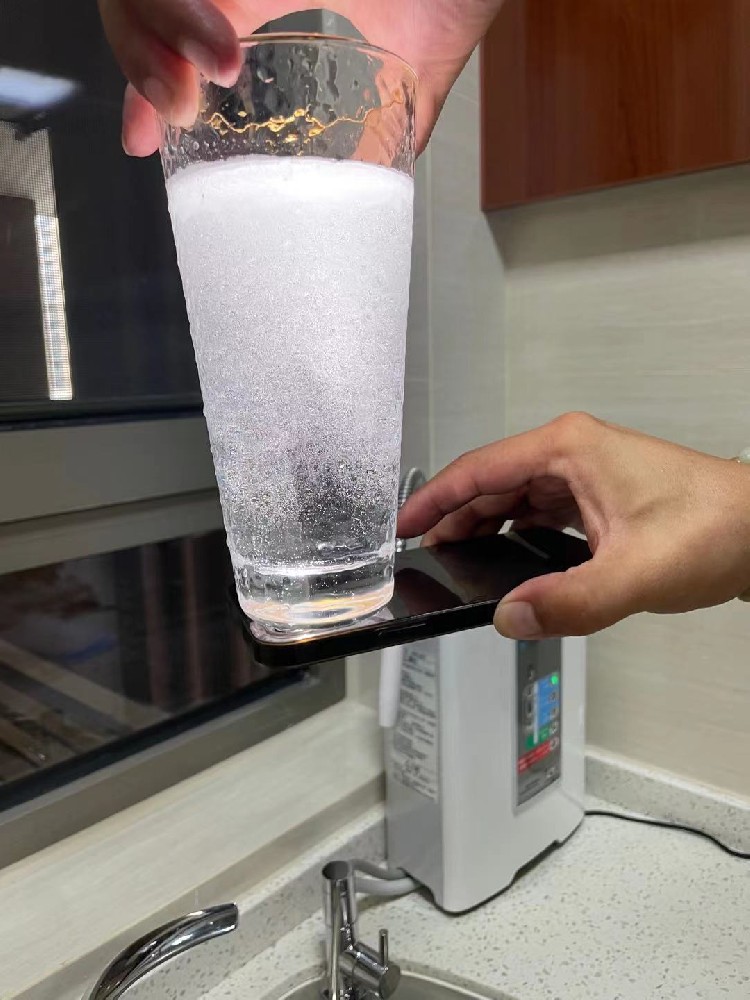 一杯好水适配万般日常，意达吉富氢水机，融入生活每一幕